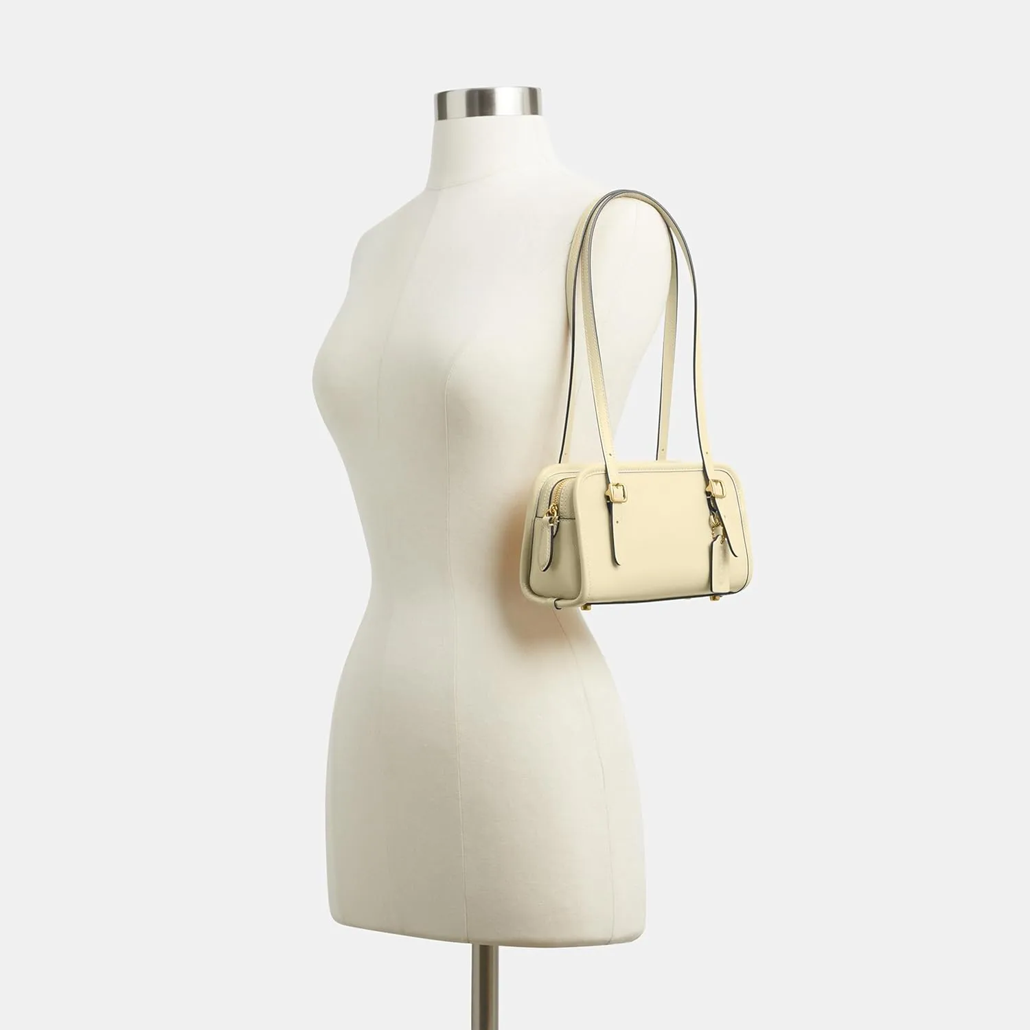 Coach Swing Zip 20