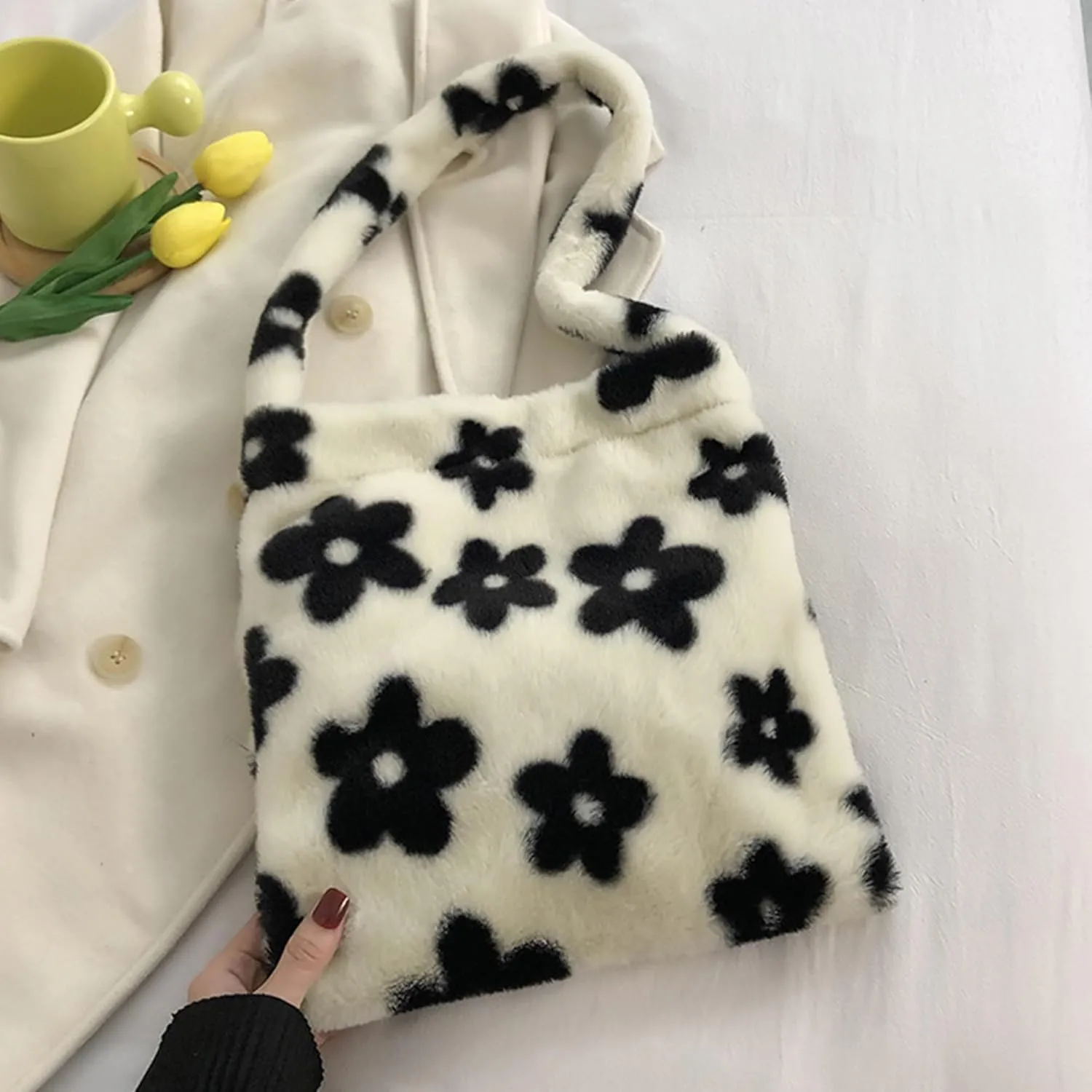 Fluffy Tote Bag Cute Plush Underarm Bag Y2K Furry Flower Heart Fuzzy Shoulder Bag for Women Autumn Winter