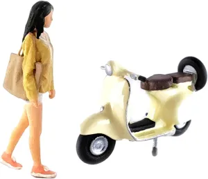 Hand Painted 1/64 Figures Girl Motorcycle Train Railway Layout S Scale, Yellow