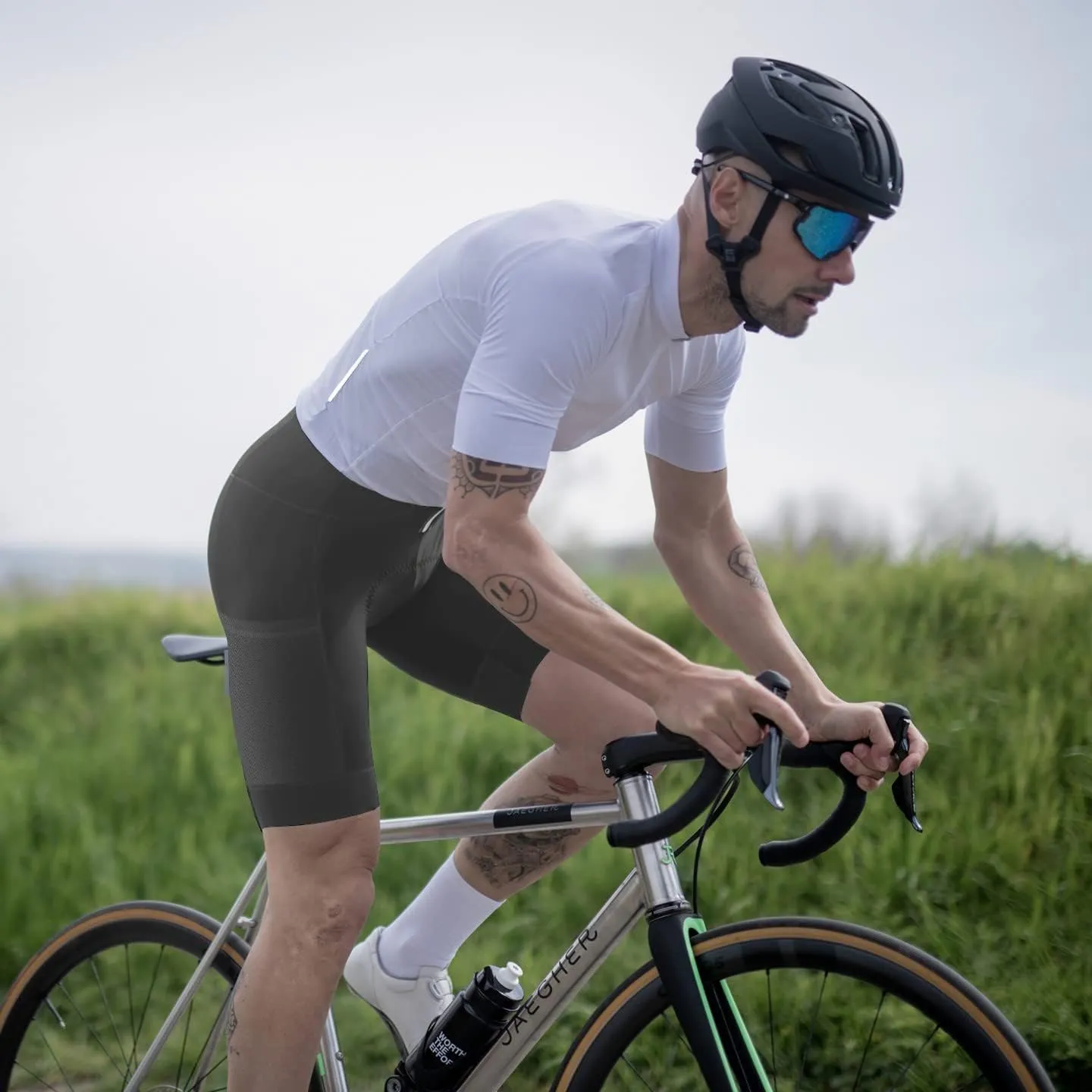 Logas Cycling Bib Shorts Men Cycling Shorts with Shoulder Straps Bike Biking Bibs with 4D Padding Breathable Quick-Dry
