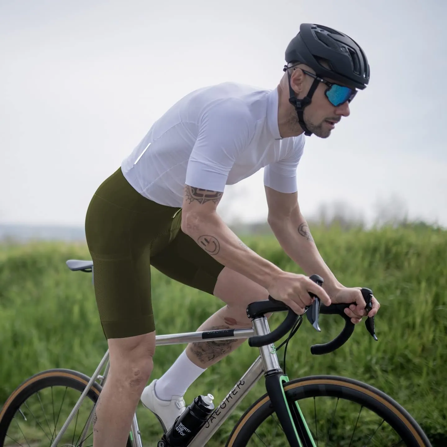 Logas Cycling Bib Shorts Men Cycling Shorts with Shoulder Straps Bike Biking Bibs with 4D Padding Breathable Quick-Dry