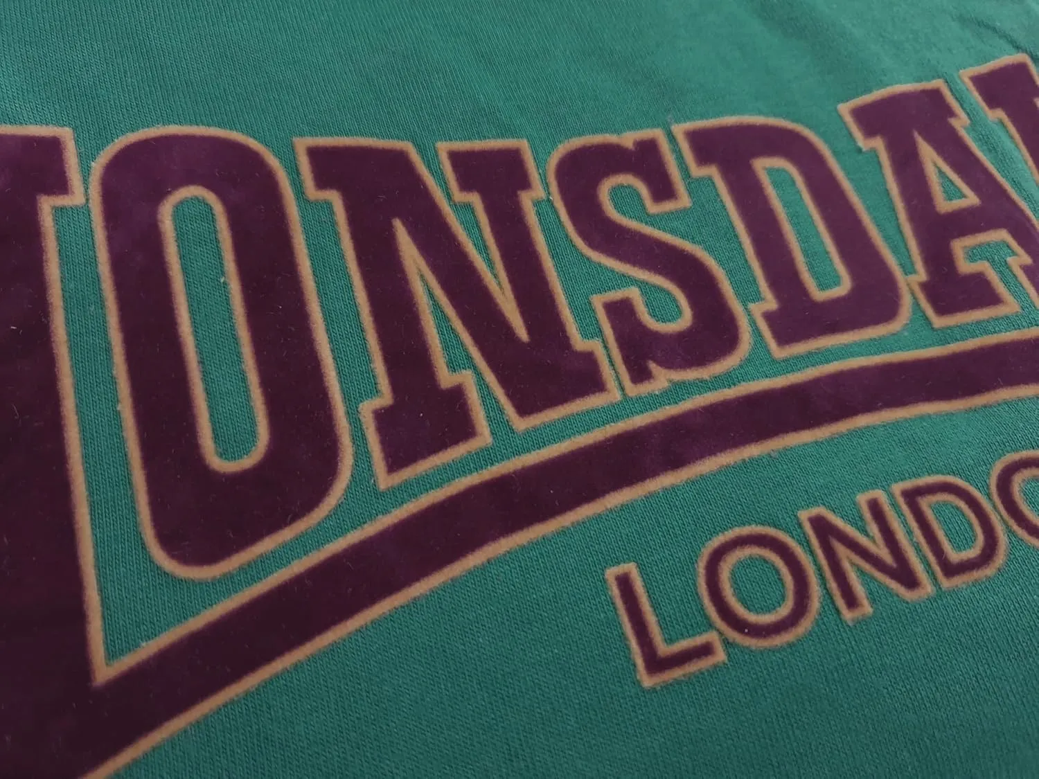 Lonsdale Men's Classic Flock Print Premium Logo T-Shirt 100% Cotton Slim-Fit