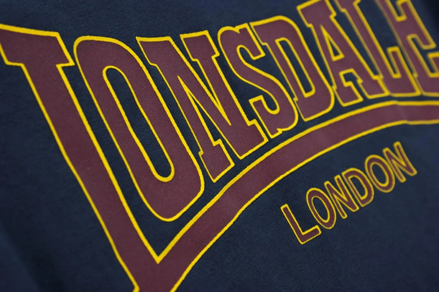 Lonsdale Men's Classic Flock Print Premium Logo T-Shirt 100% Cotton Slim-Fit